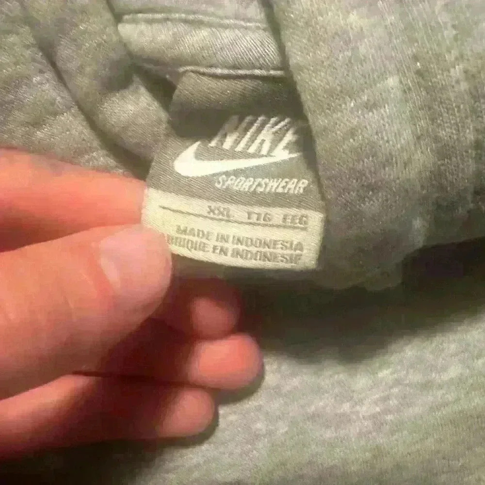 Y2k Nike hoodie - Picture 2 of 3